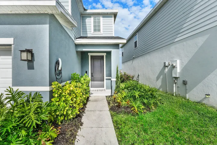 004-9362SerapisWay-PortStLucie-FL-34987-