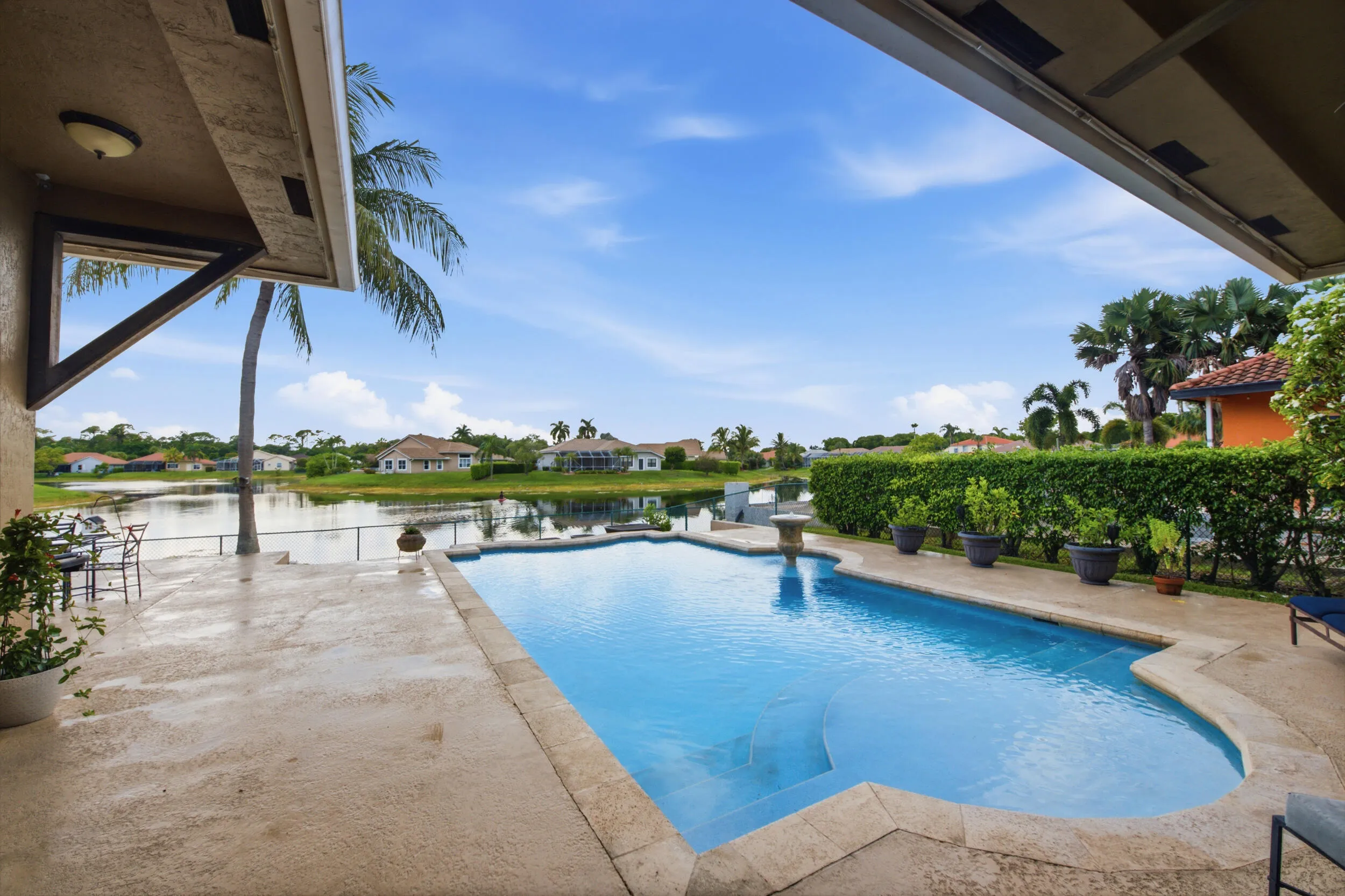 Pool - Lakeview