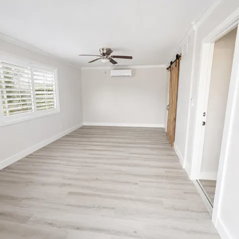 Bedroom 1/separate entrance