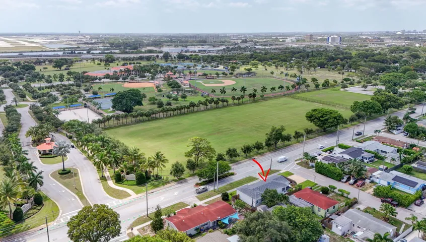 Aerial wih nearby Park