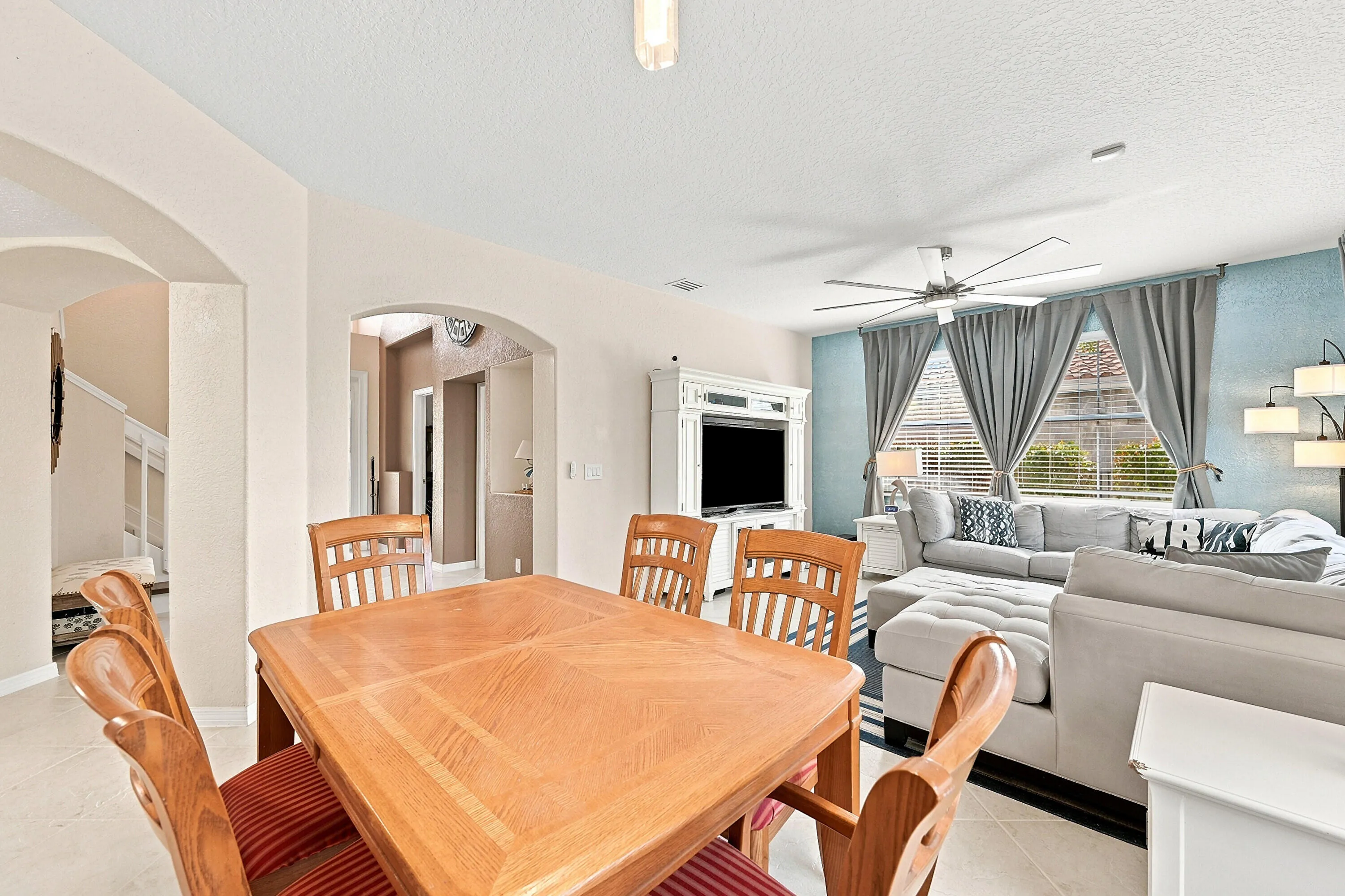 11_dining area