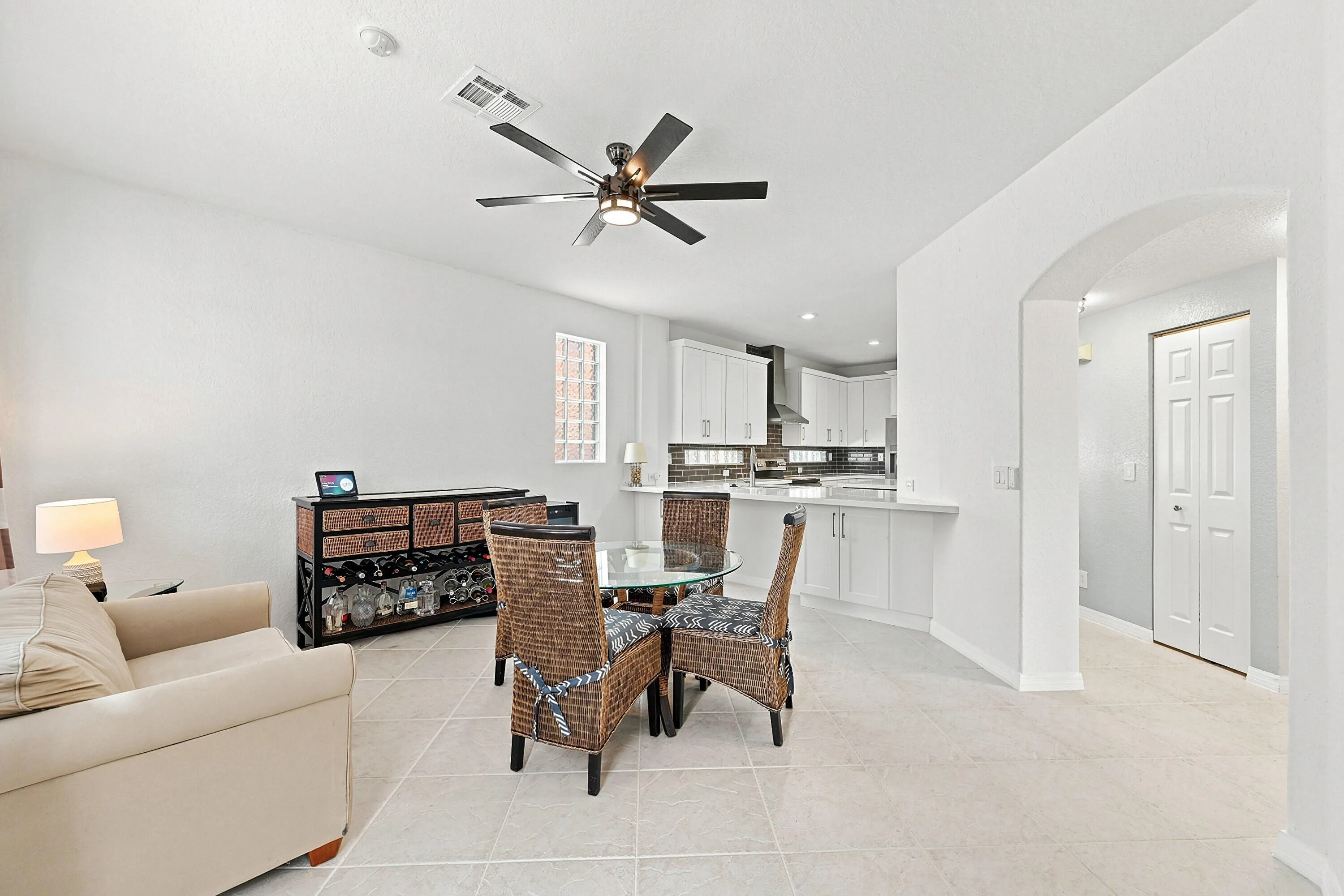 14_dining area