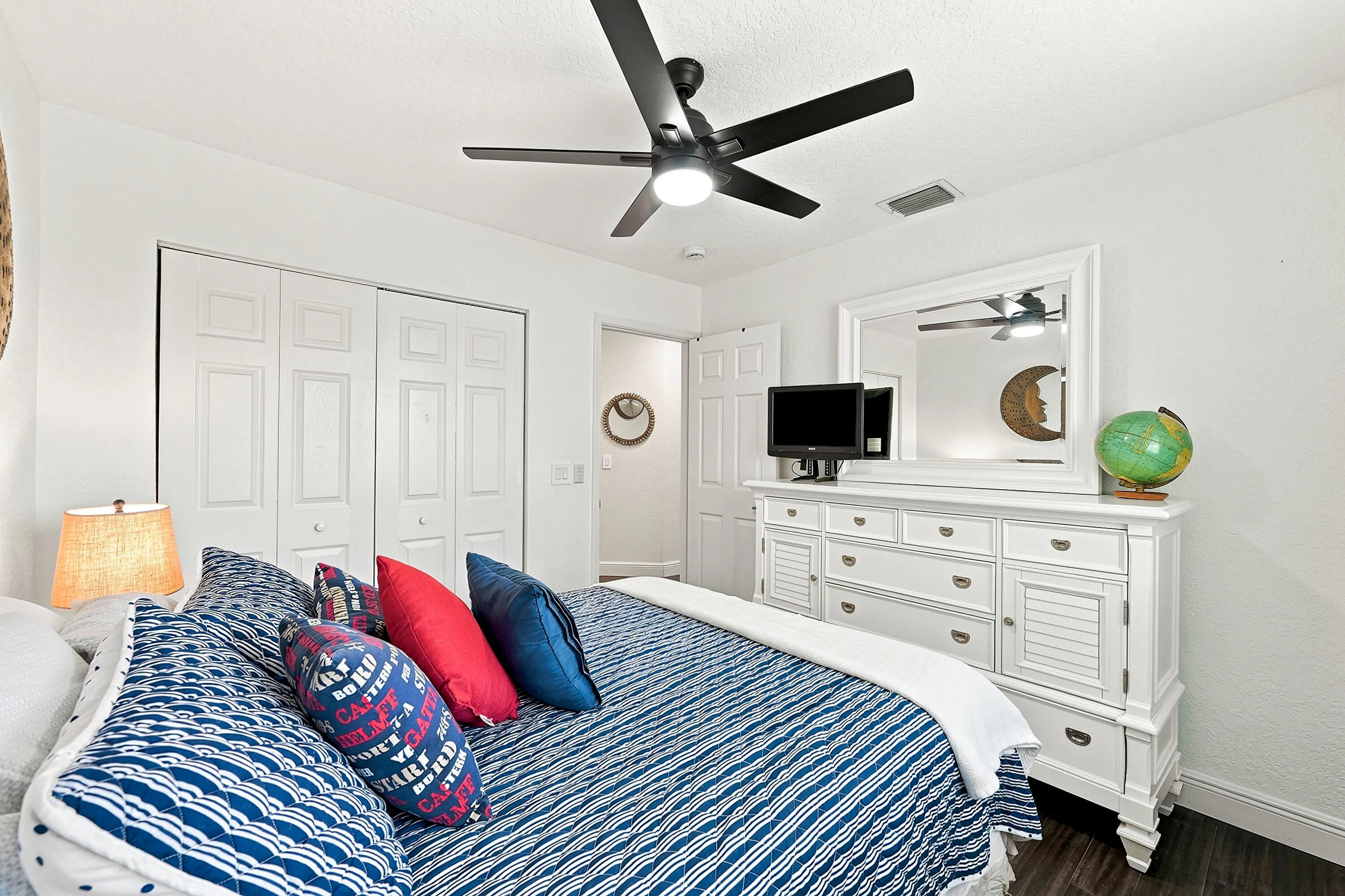 38_bedroom