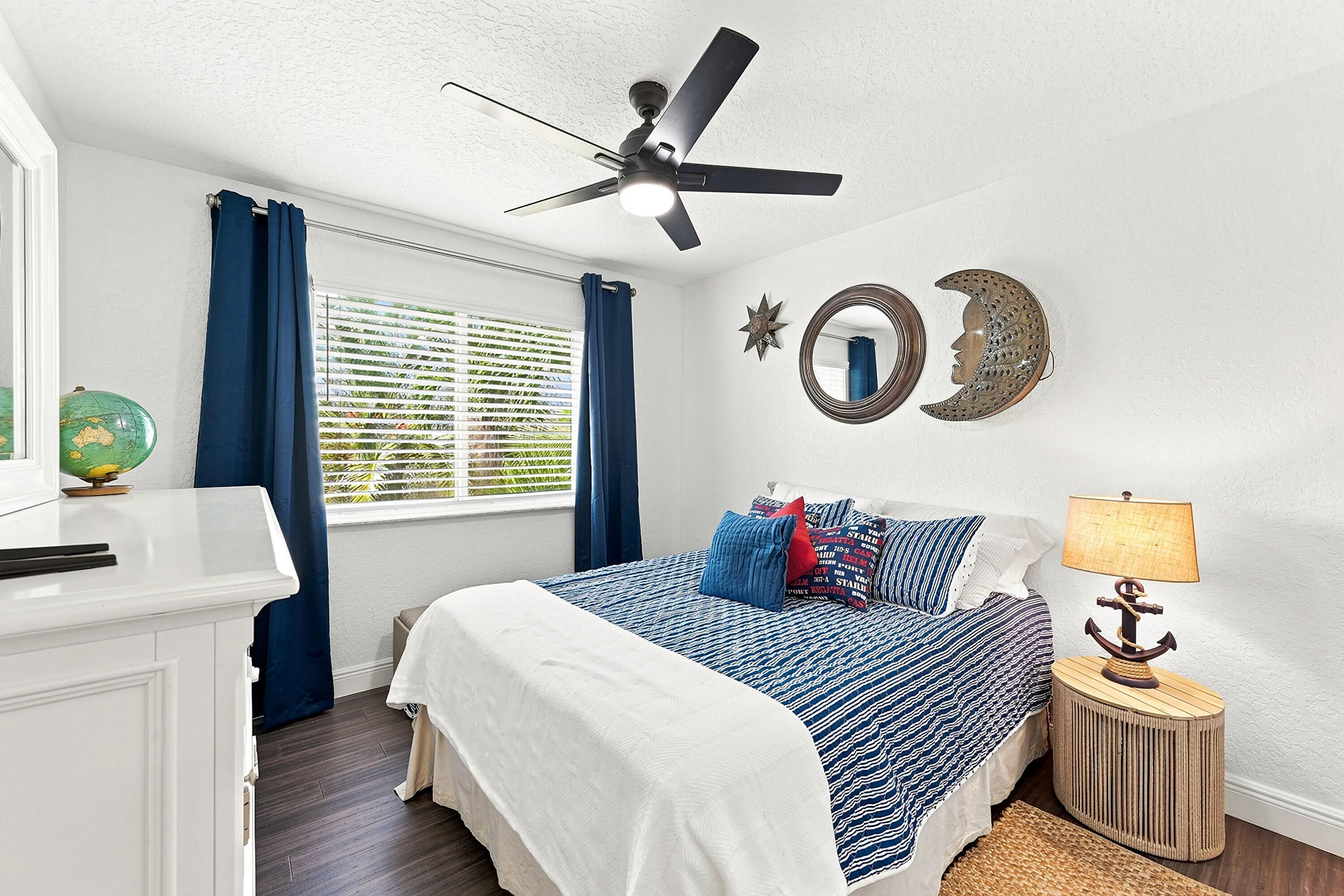 37_bedroom