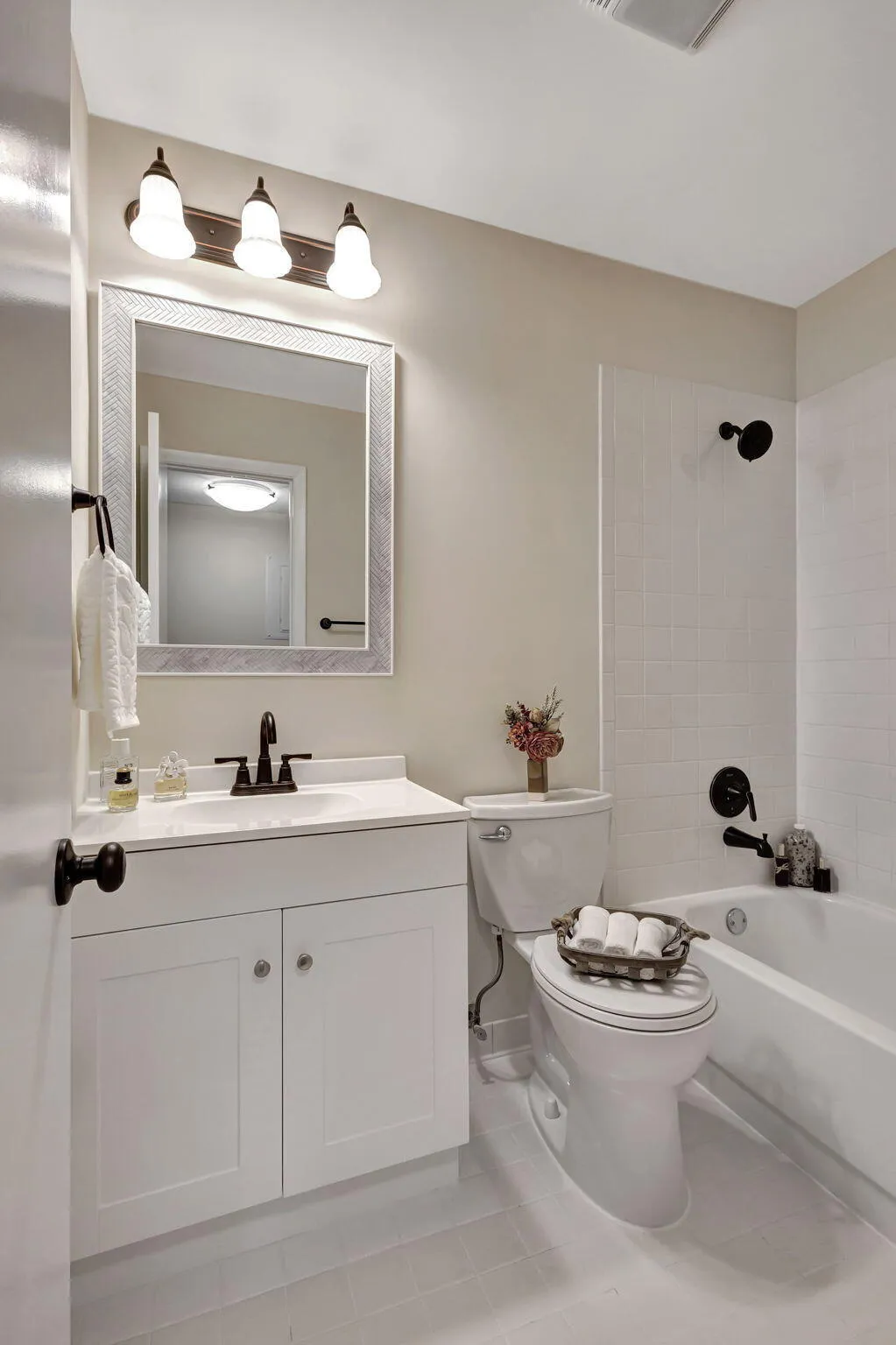 6B - Second Bathroom