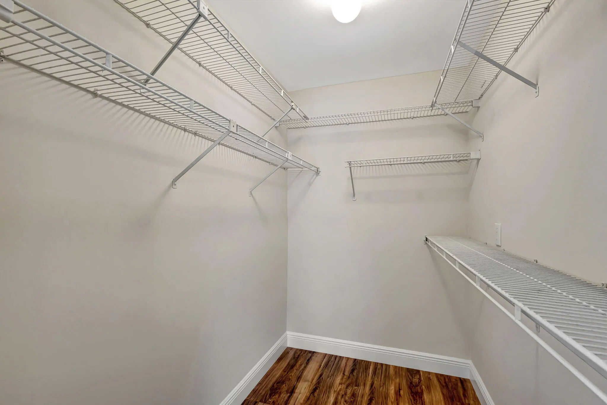5D - Primary Walk-In Closet