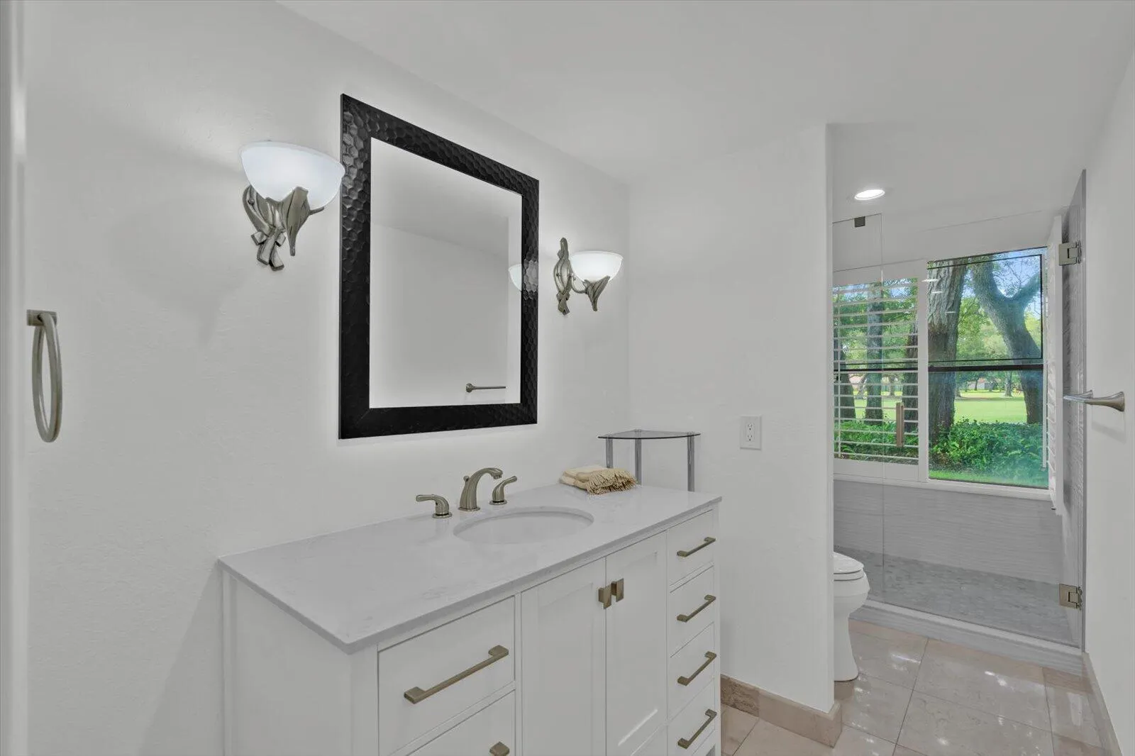 2nd Bathroom