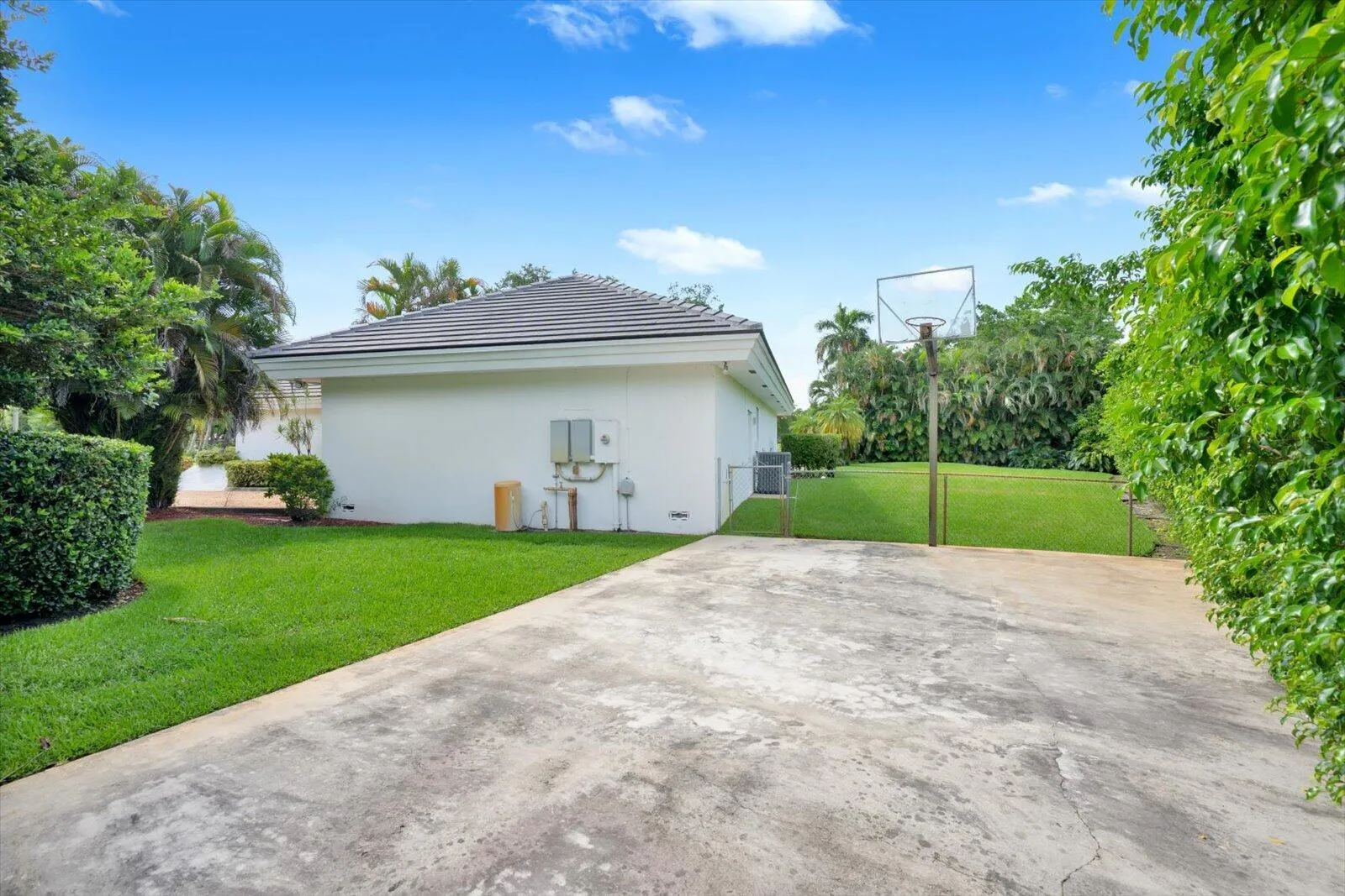 Property photo 35