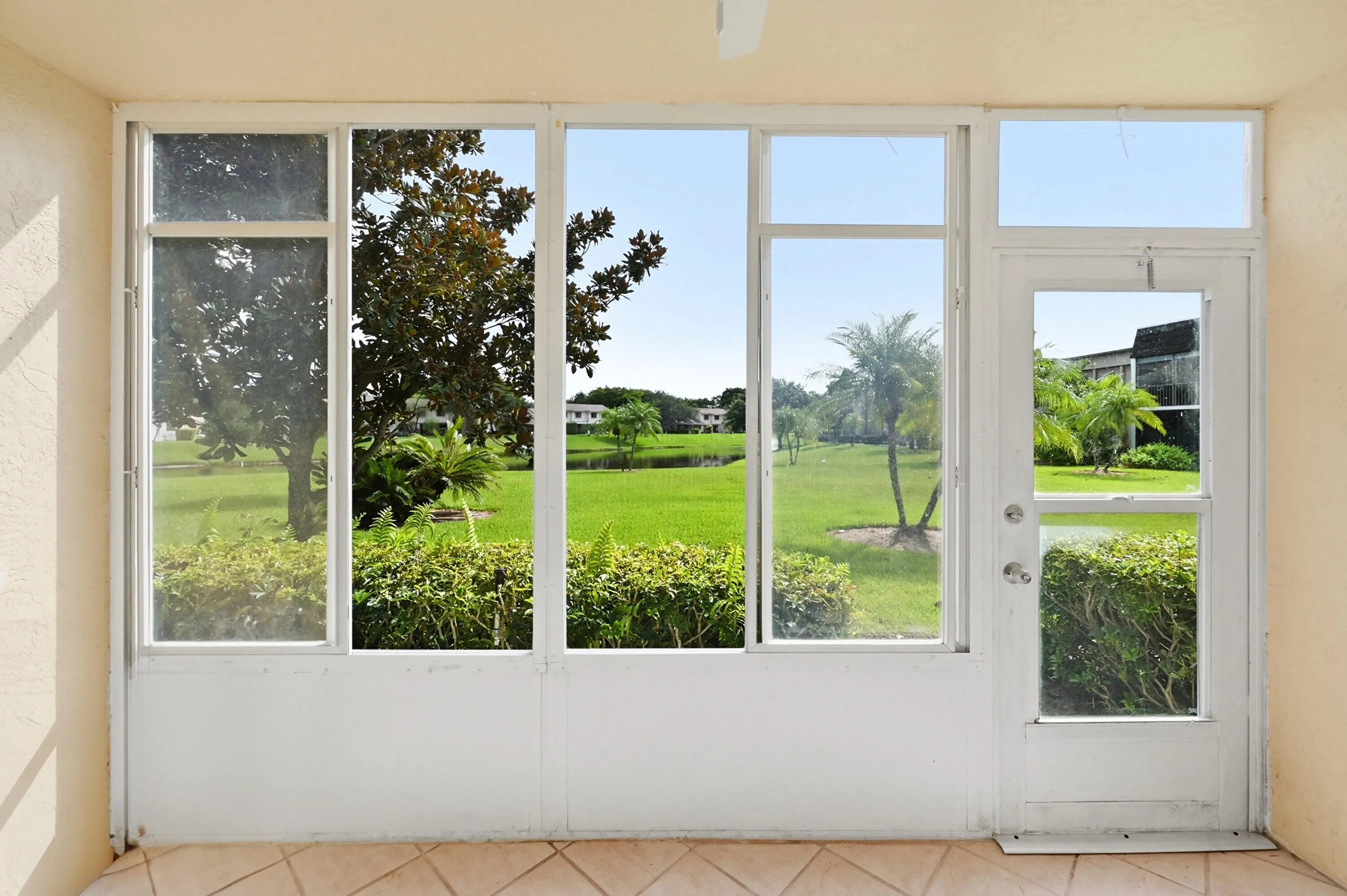 25_sun room