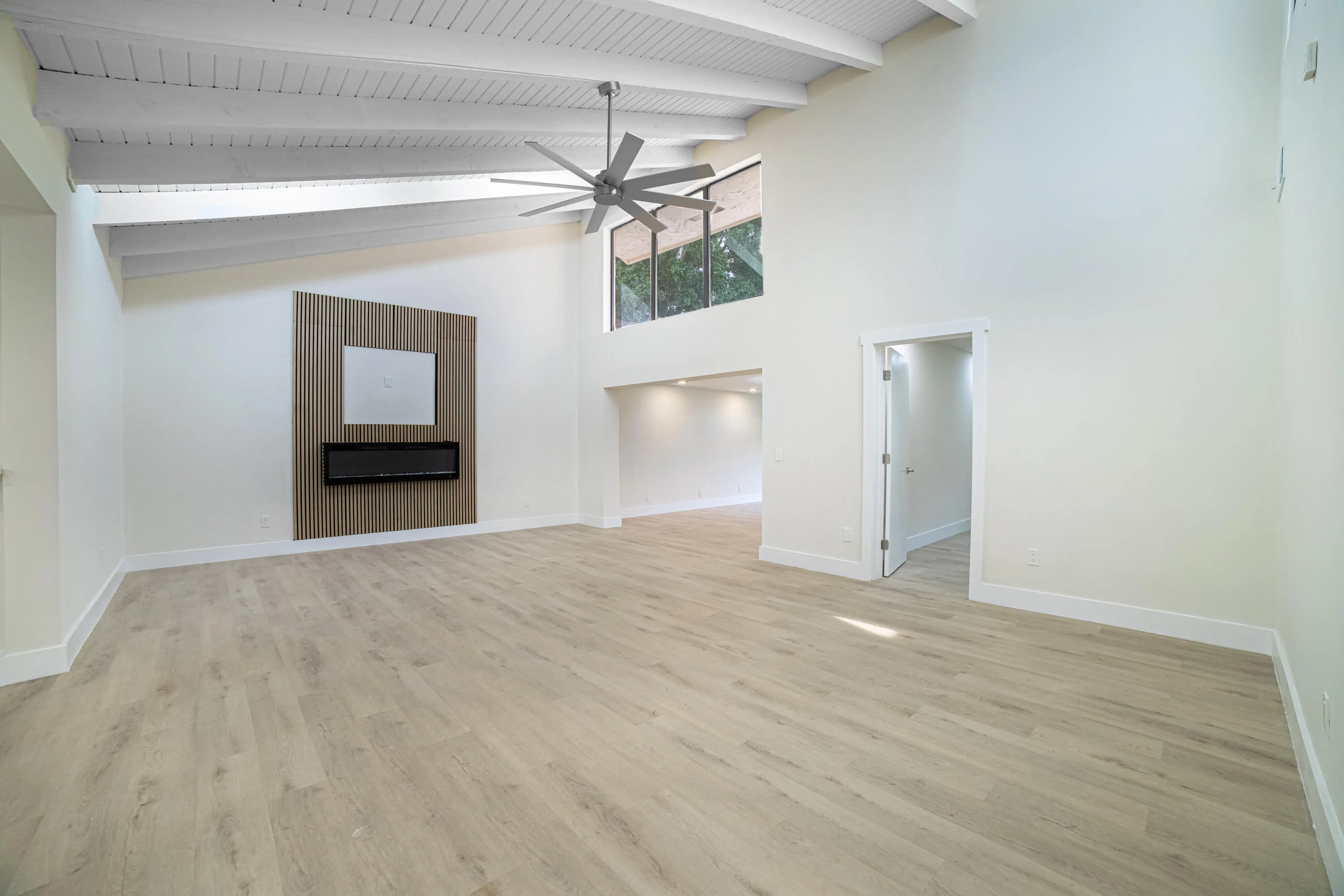 Livingroom from entrance