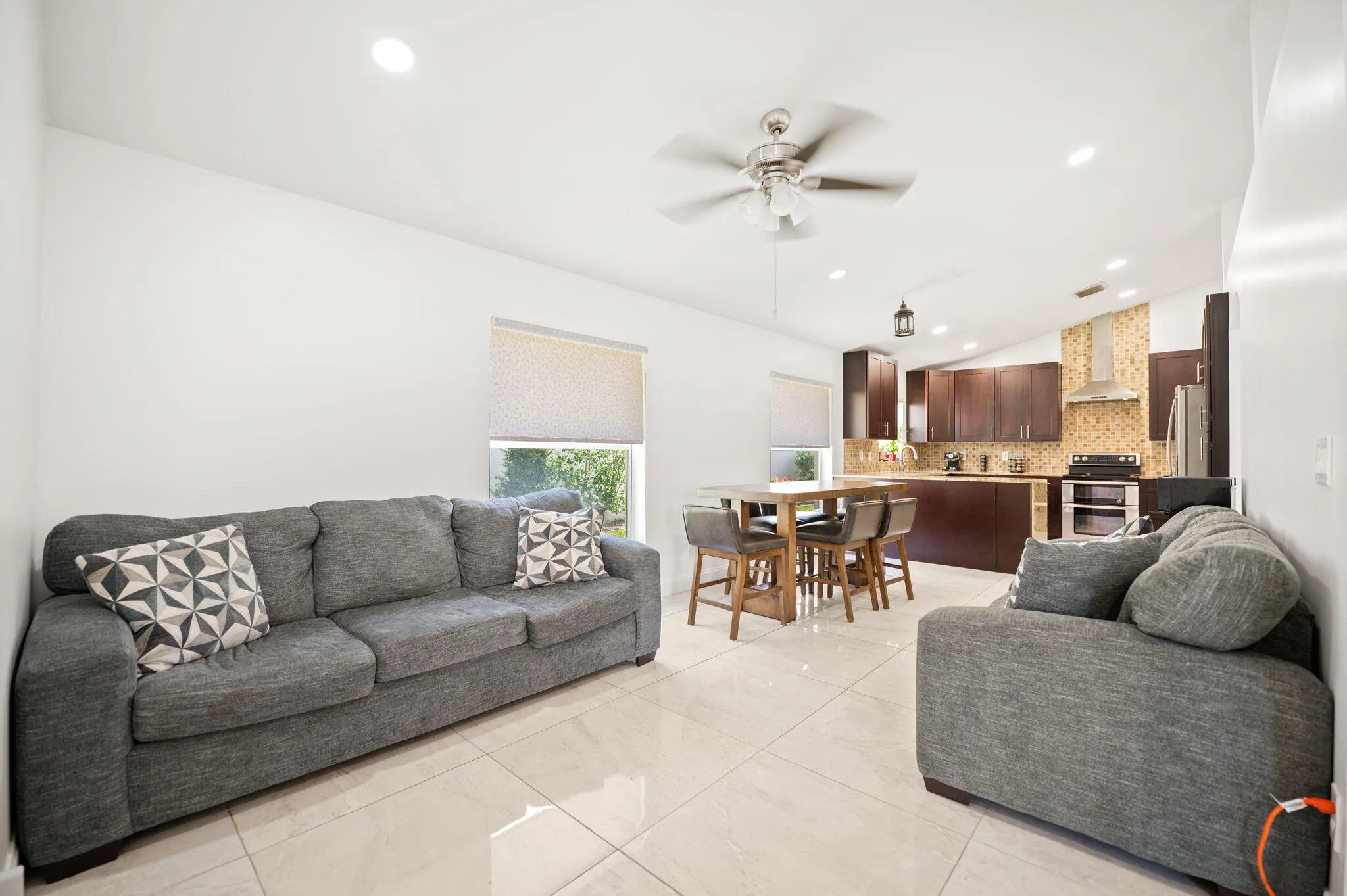 14-web-or-mls-1842-oak-berry-cir
