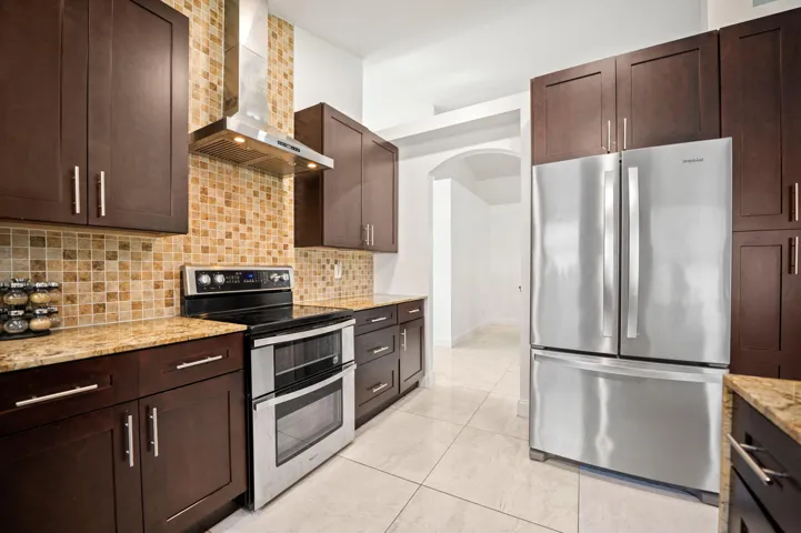 12-web-or-mls-1842-oak-berry-cir