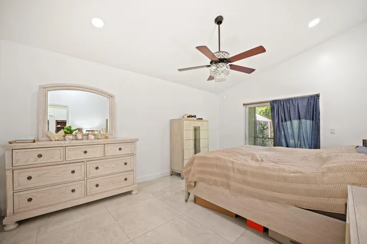 16-web-or-mls-1842-oak-berry-cir