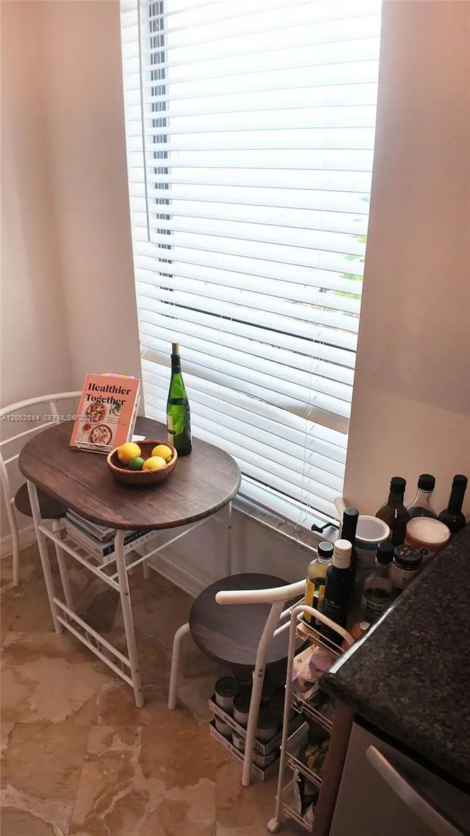 Eat-in kitchen