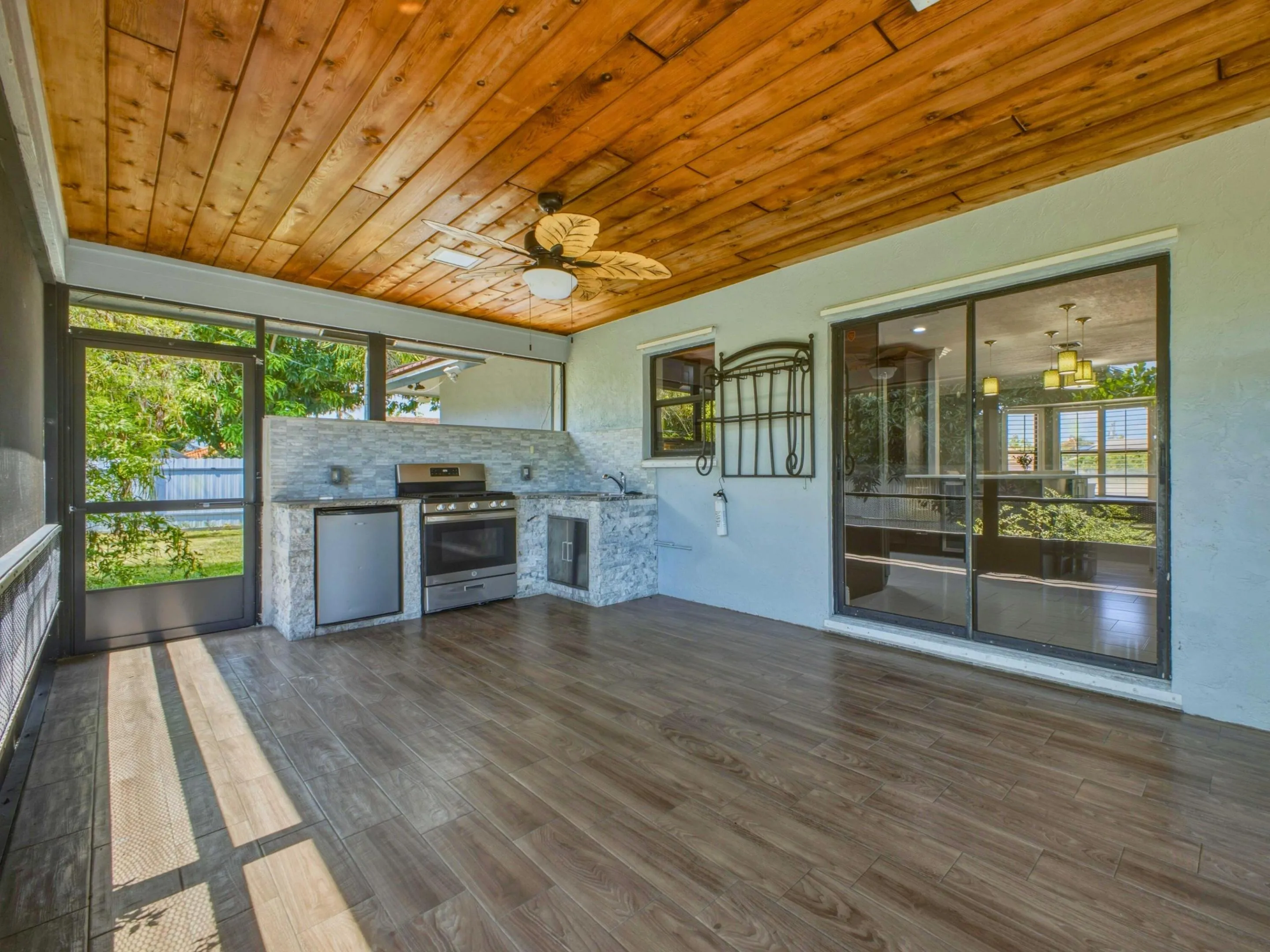Screened_Covered_patio_Summer_Kitchen