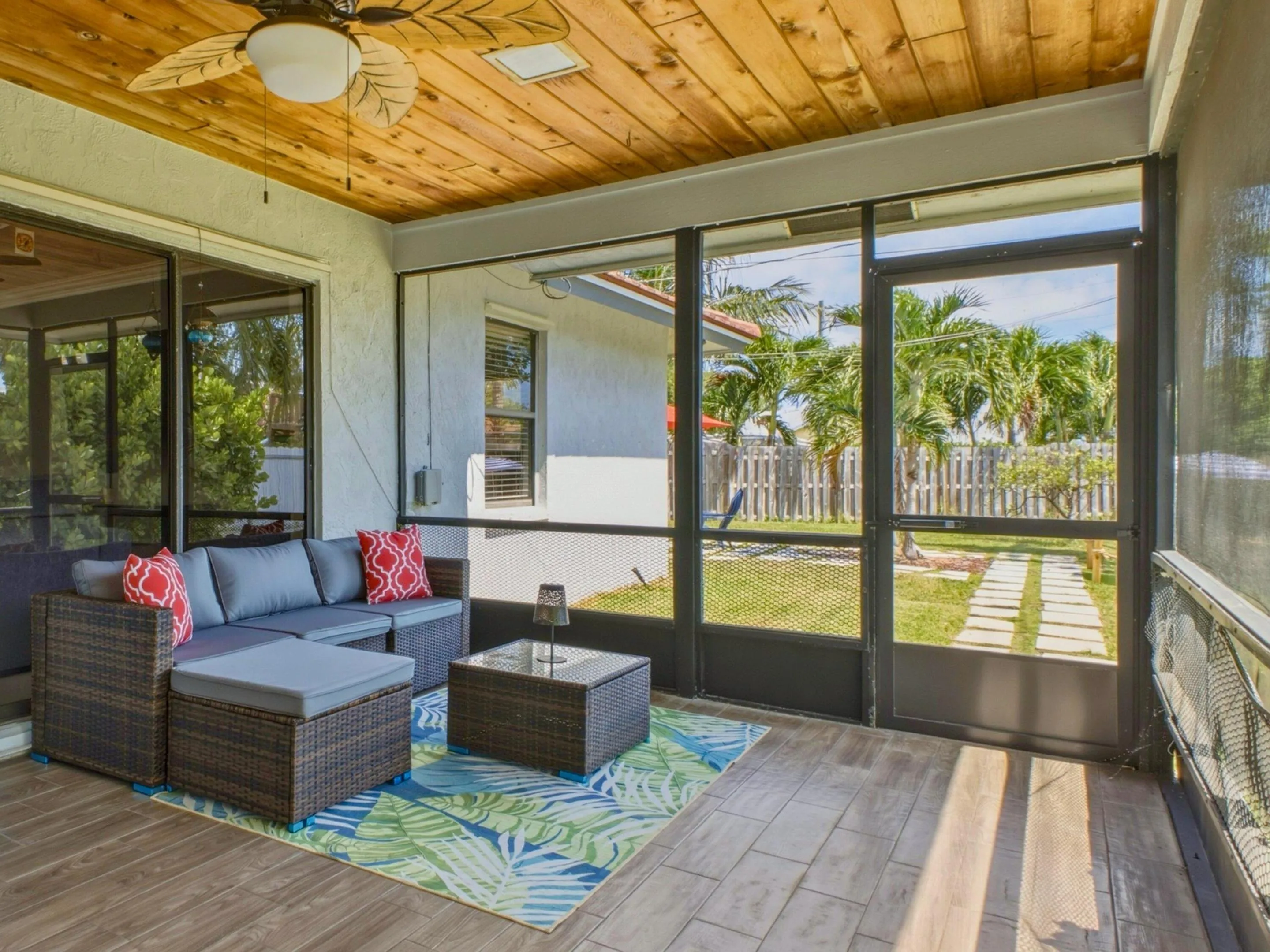 Screened_Covered_patio_Sitting