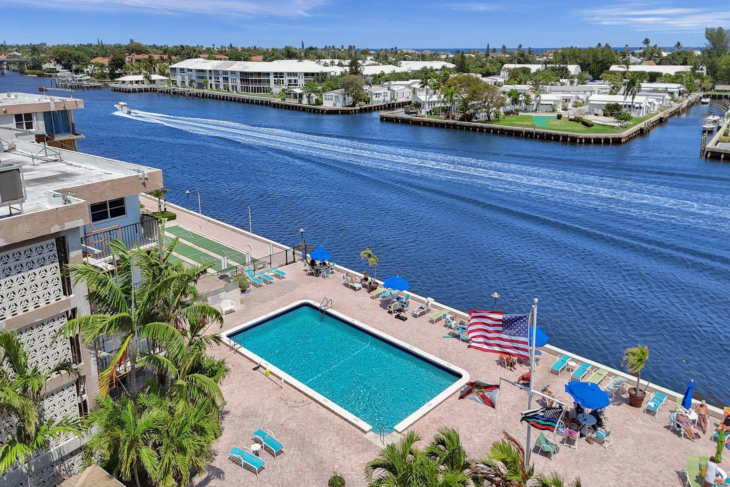 Pool side Water Side