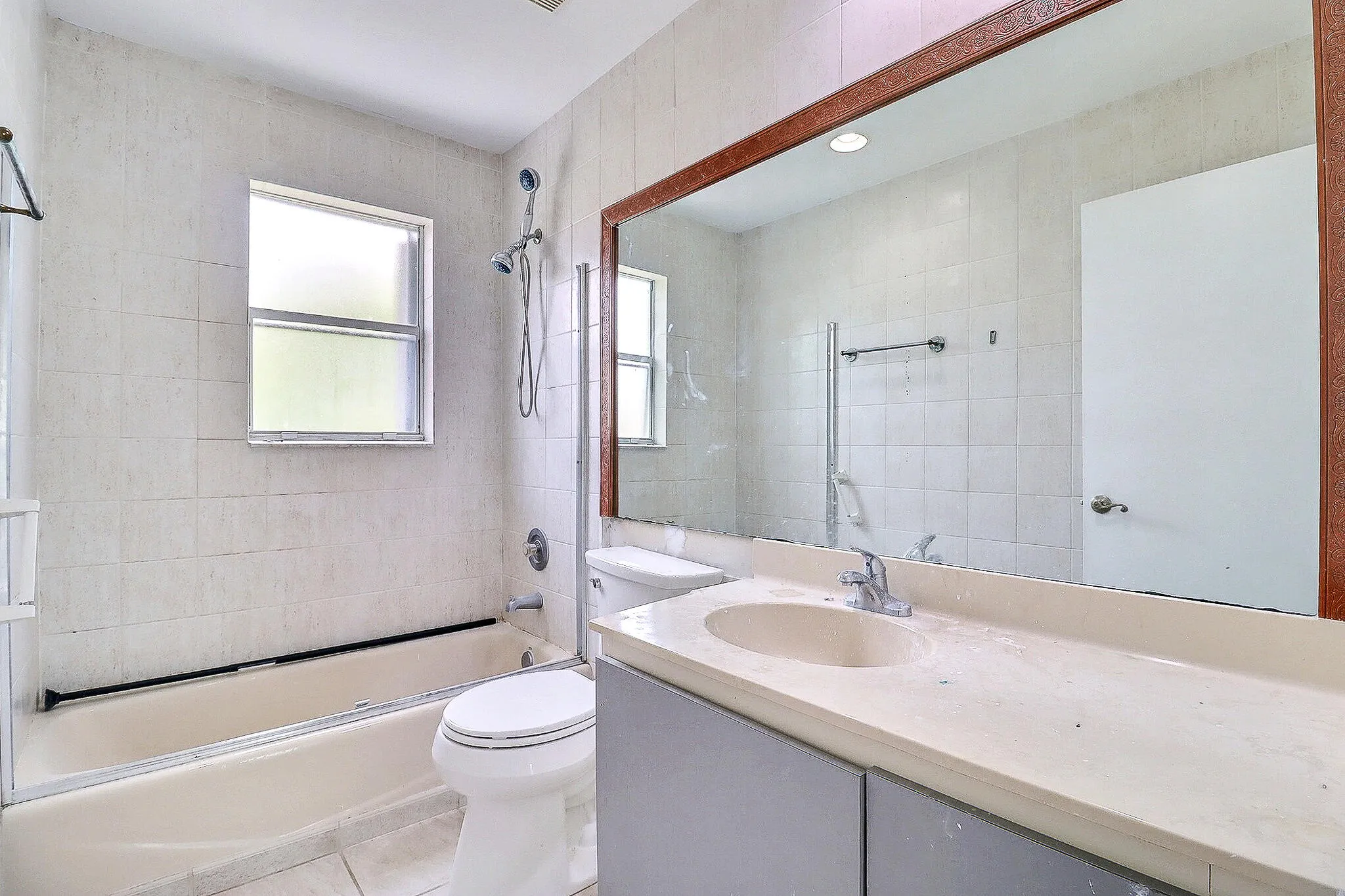 2nd Bathroom
