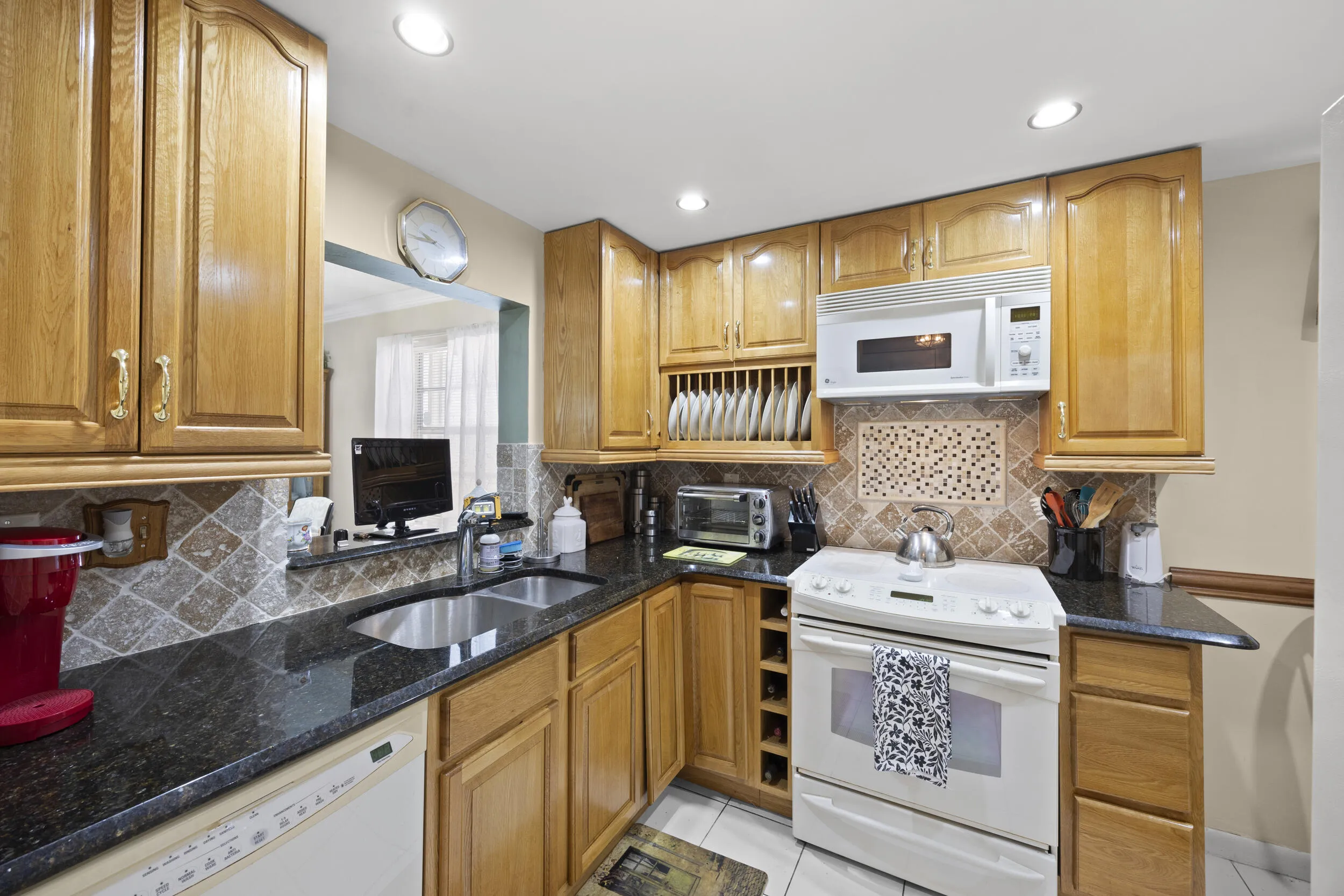 eat in kitchen