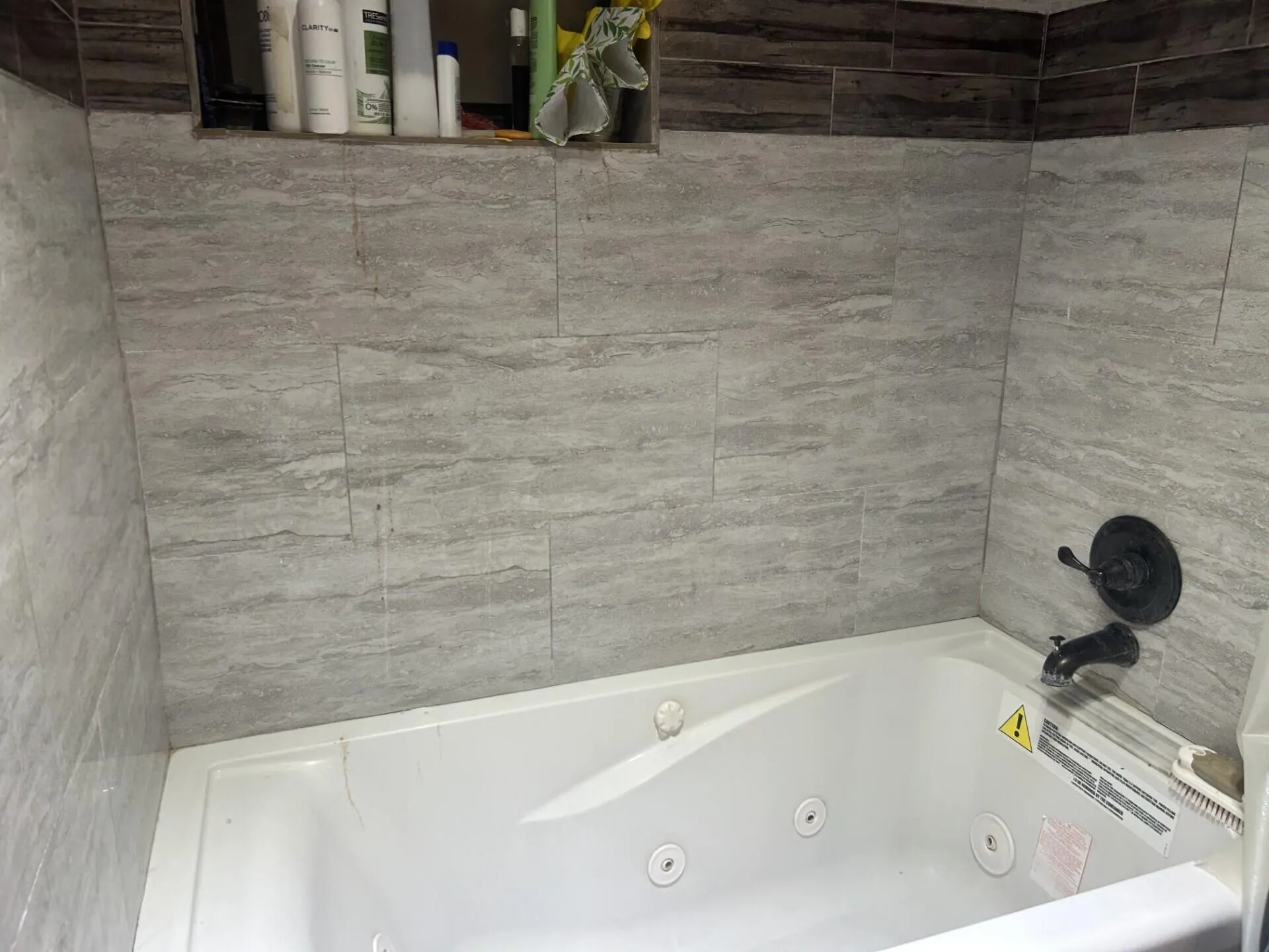 Jets bath tub