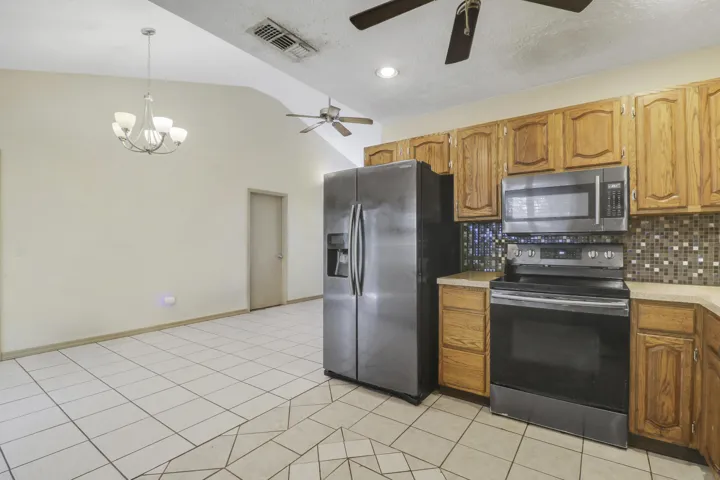 Kitchen/Dining