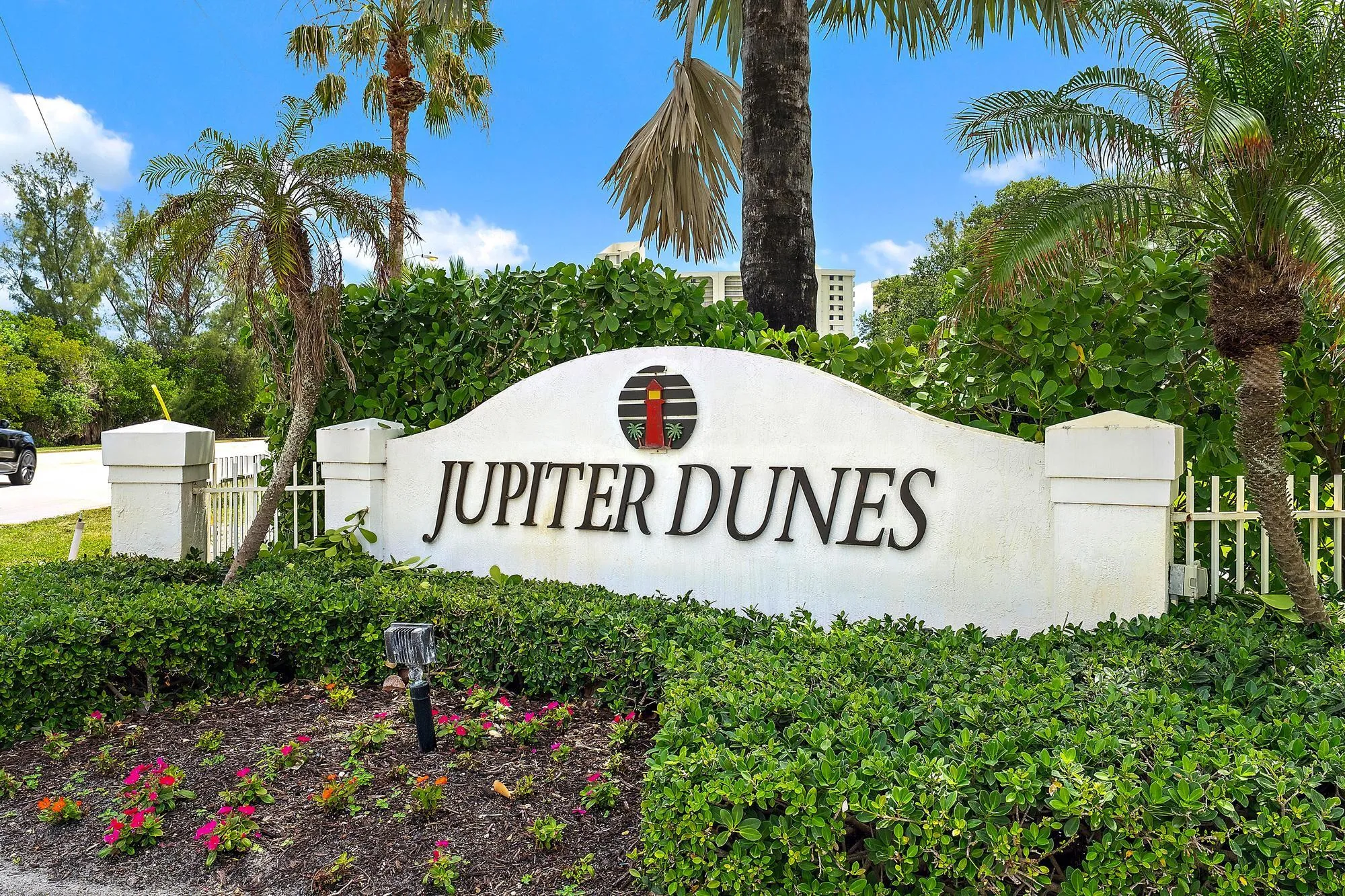 803 Clubhouse Cir-24