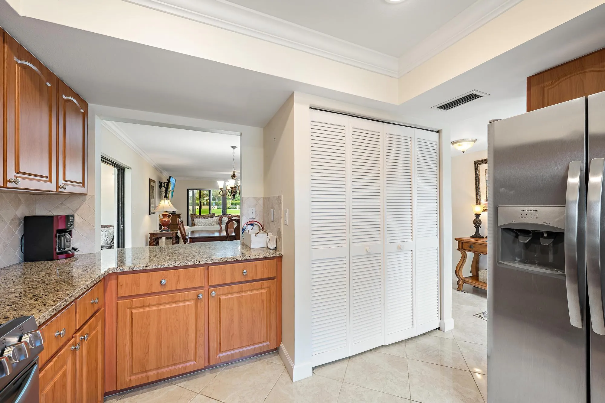 803 Clubhouse Cir-5