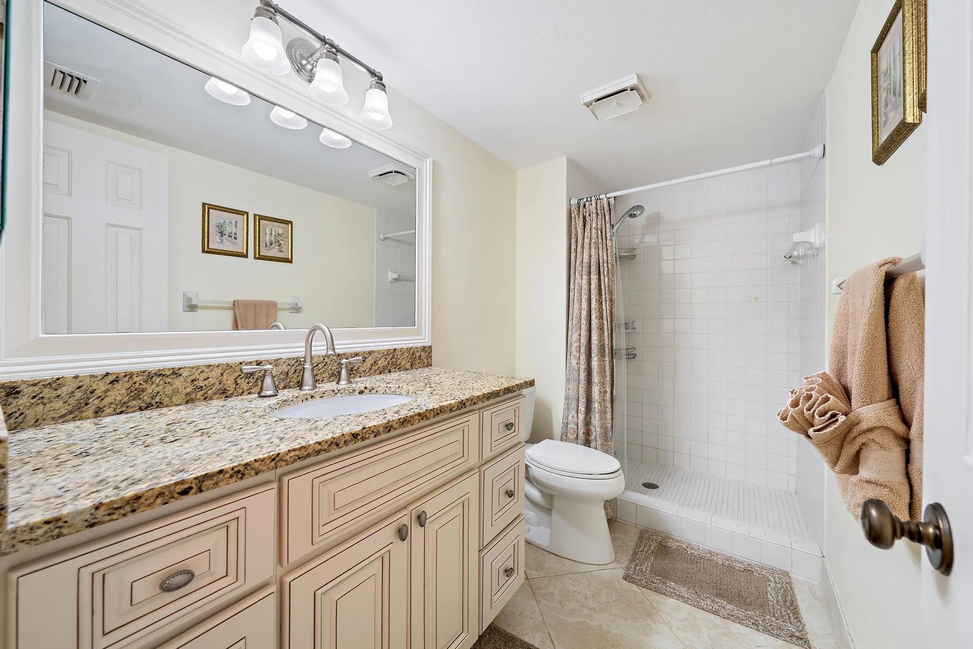 803 Clubhouse Cir-1
