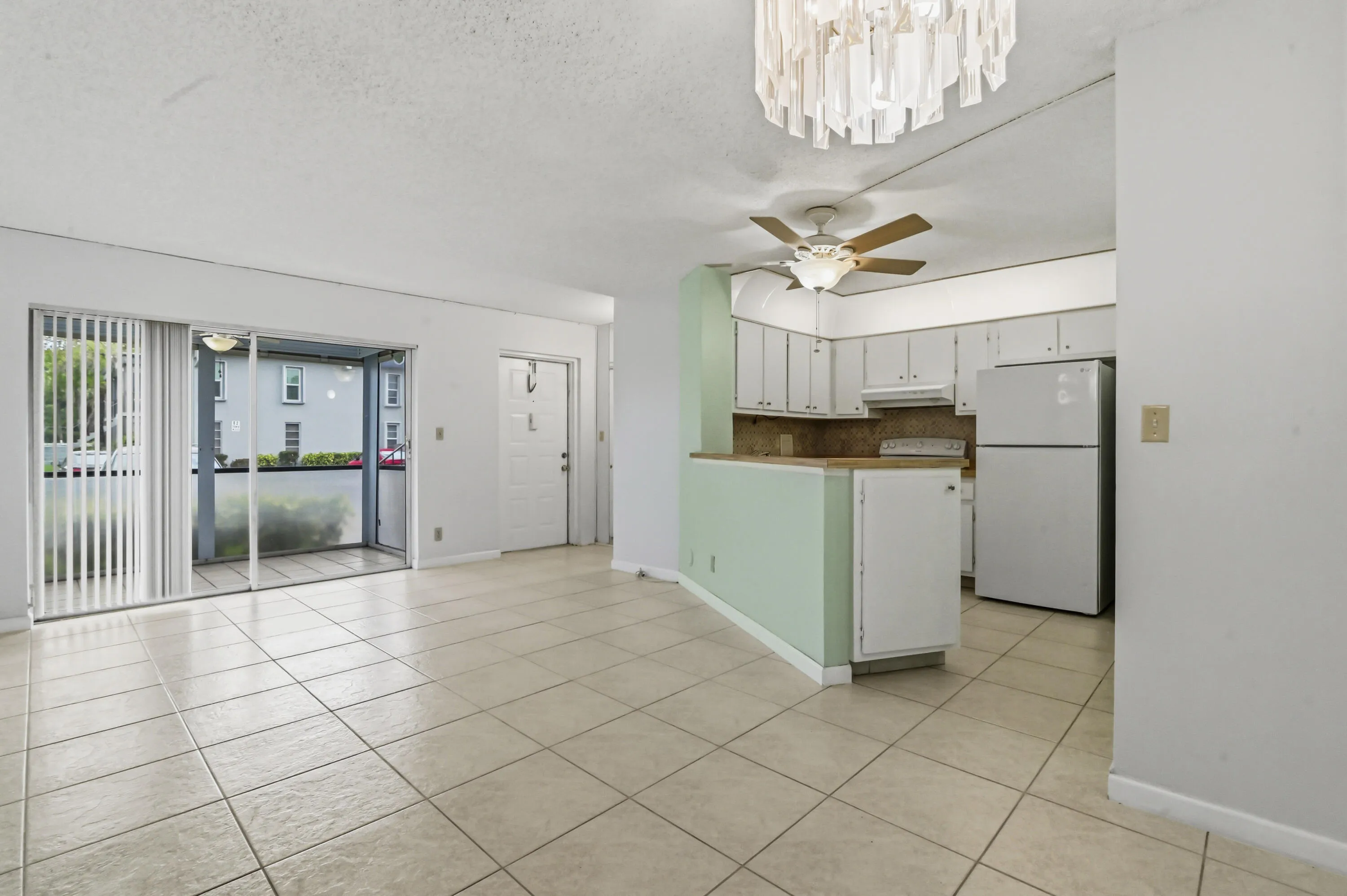 09 Dining room 01