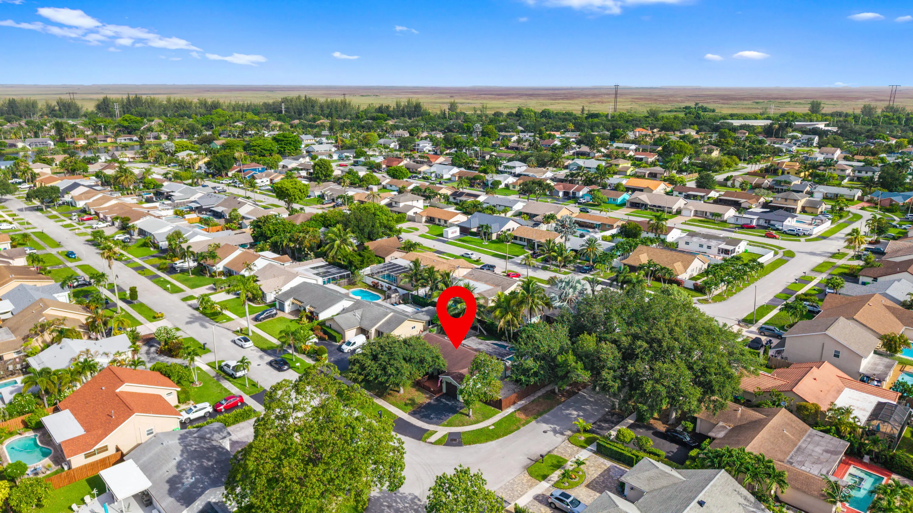 Convenient access to Sawgrass Mills, parks, dining, shopping and major highways.