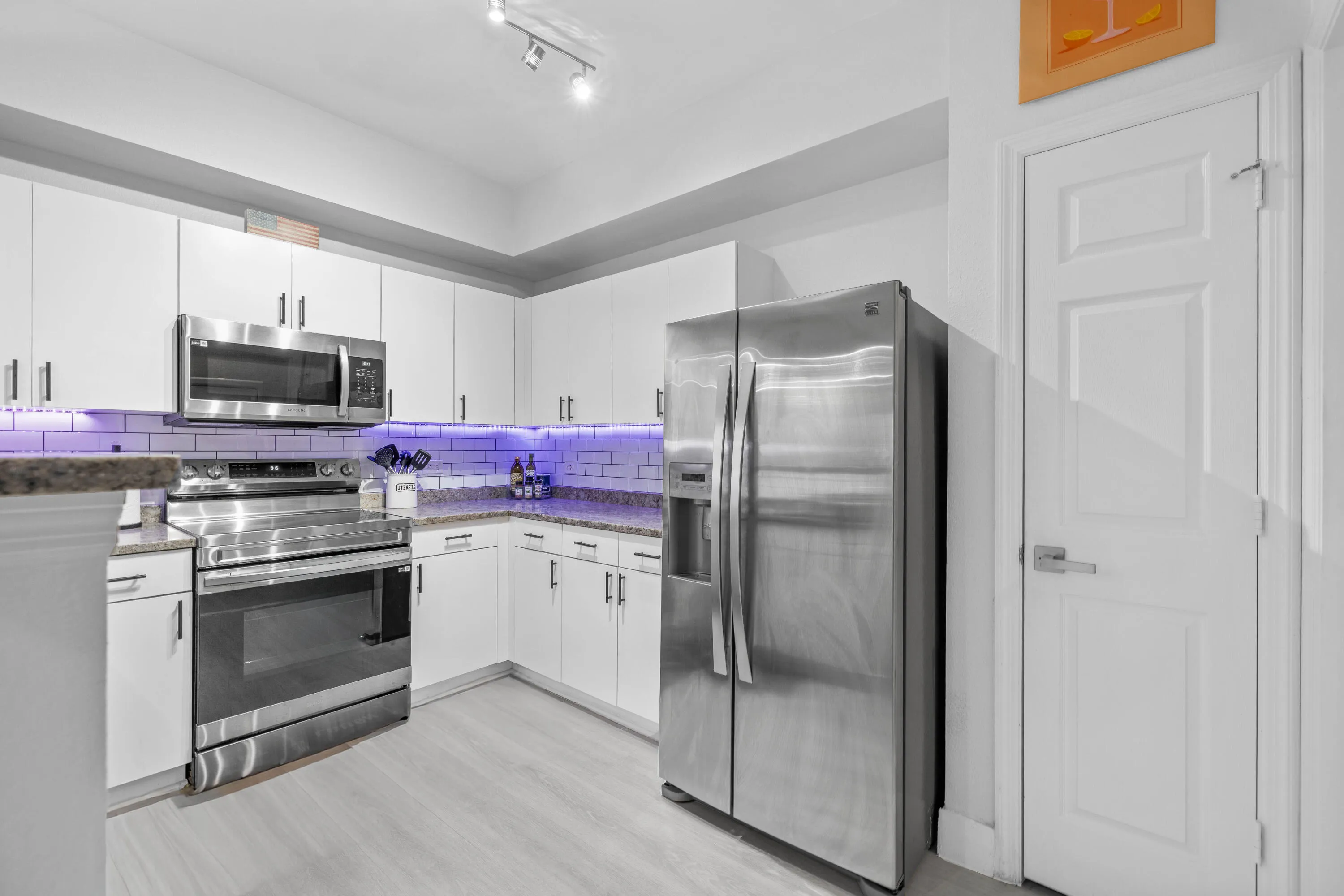 533 NE 3rd Ave FTL - Pwayko-9782