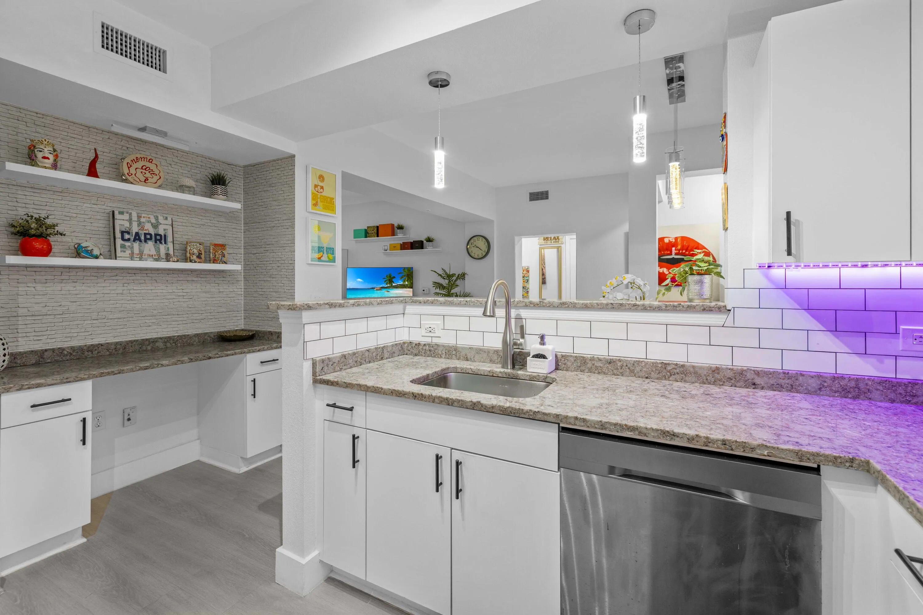 533 NE 3rd Ave FTL - Pwayko-9788