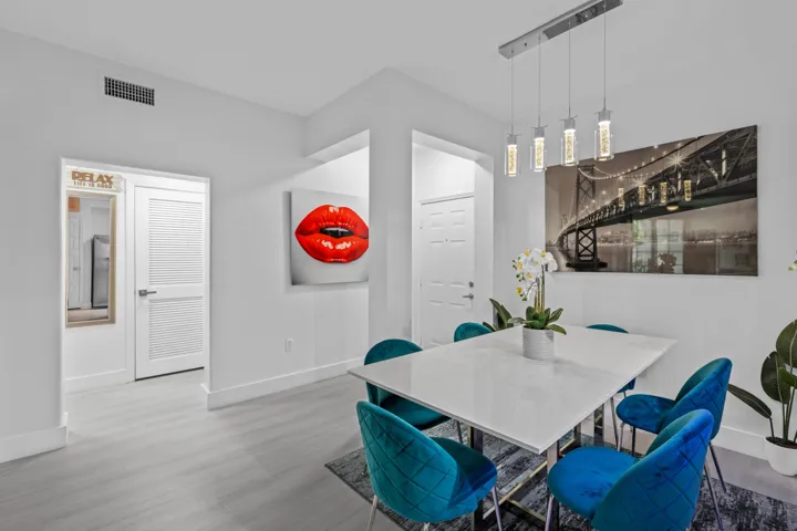 533 NE 3rd Ave FTL - Pwayko-9797