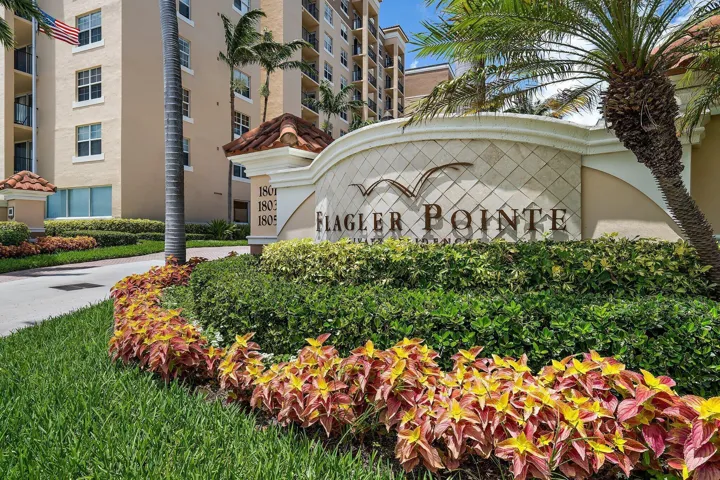 Flagler Pointe Entrance