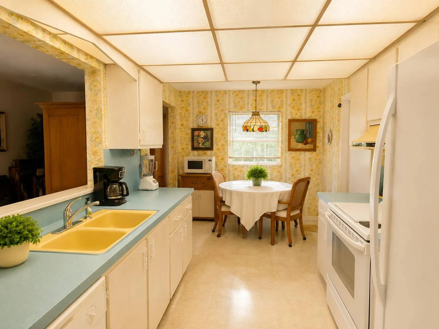 Eat in kitchen