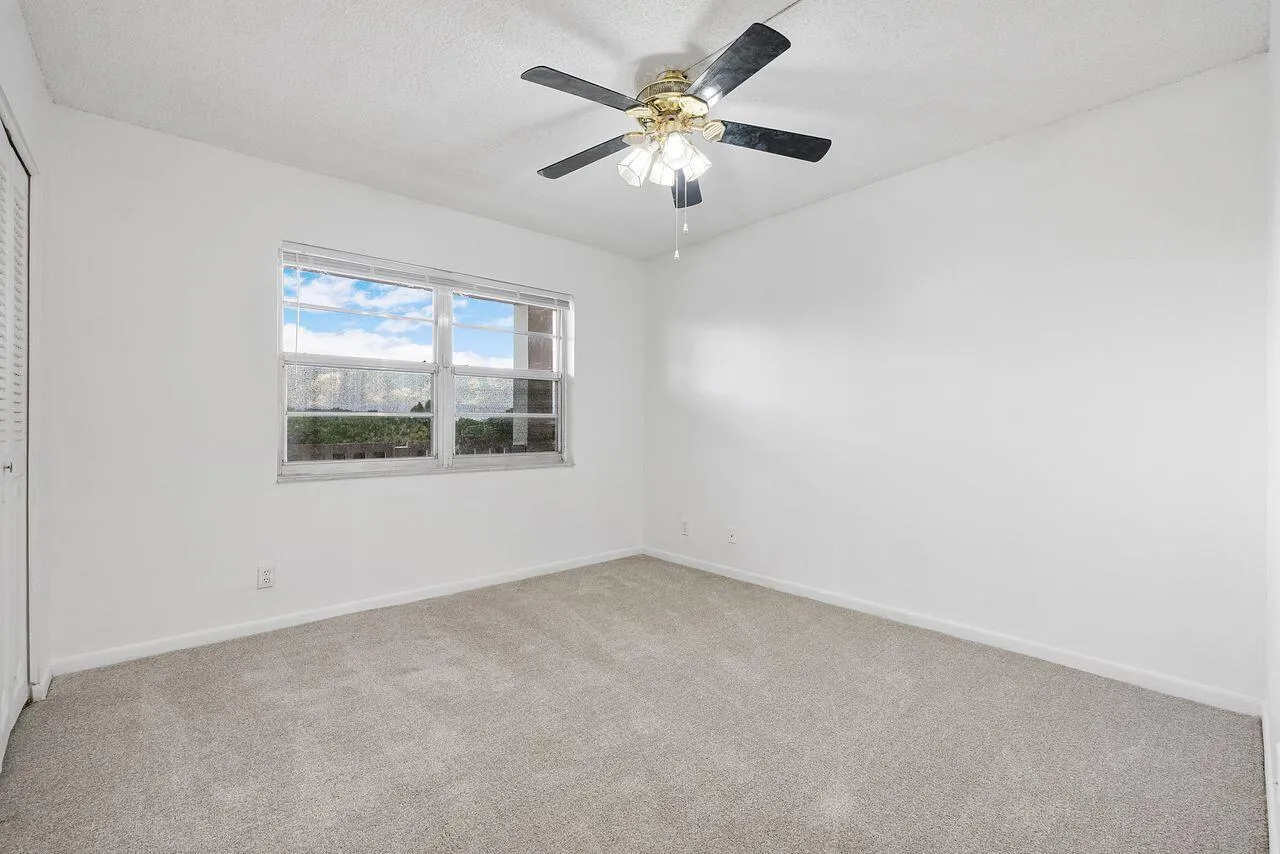 1075_Riverside_Dr_u508_020