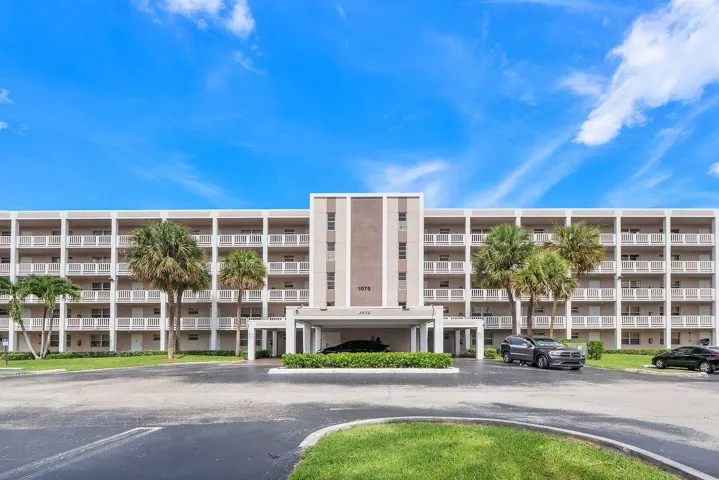 1075_Riverside_Dr_u508_028