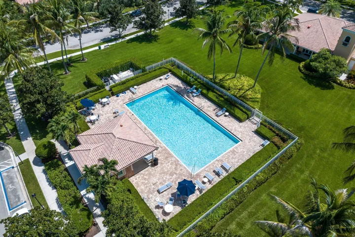 Community Pool/Clubhouse