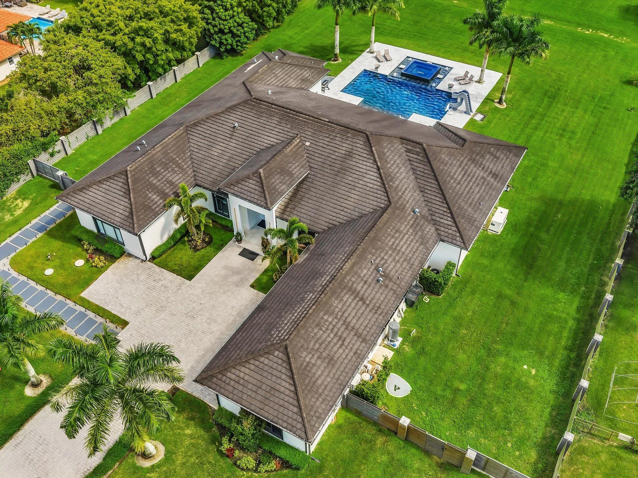 Property photo 93