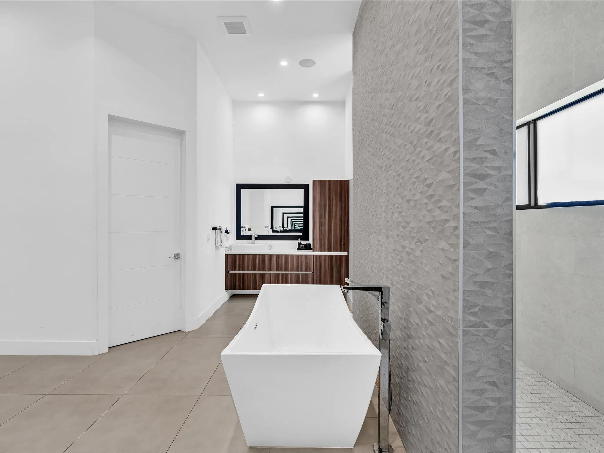 Property photo 66