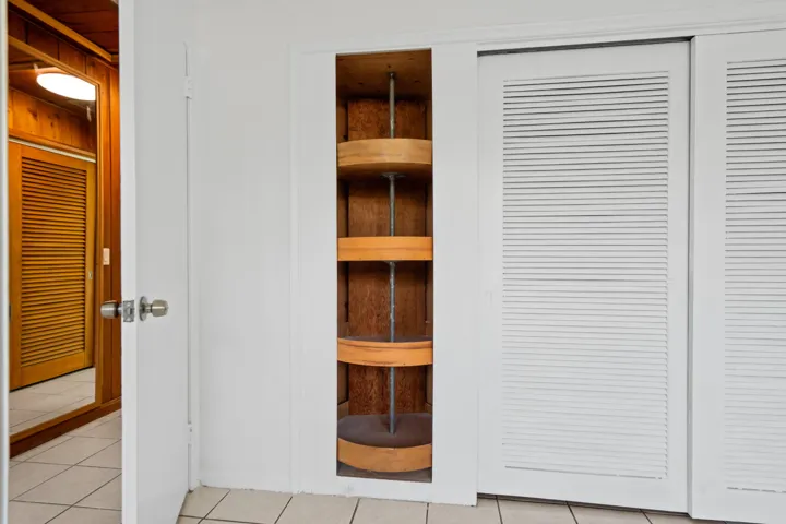 Rotating Shoe Tower