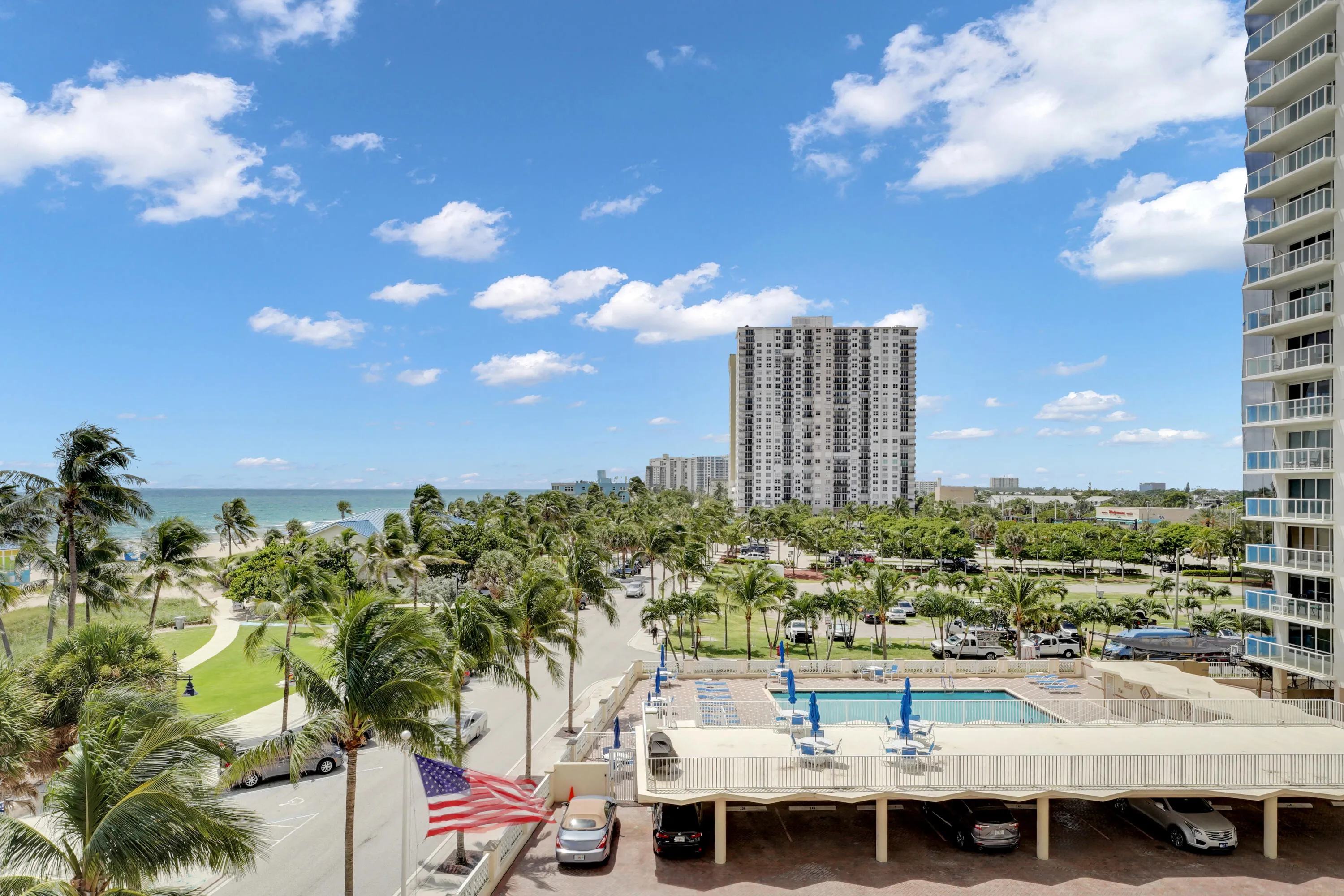 Building / pool /beach