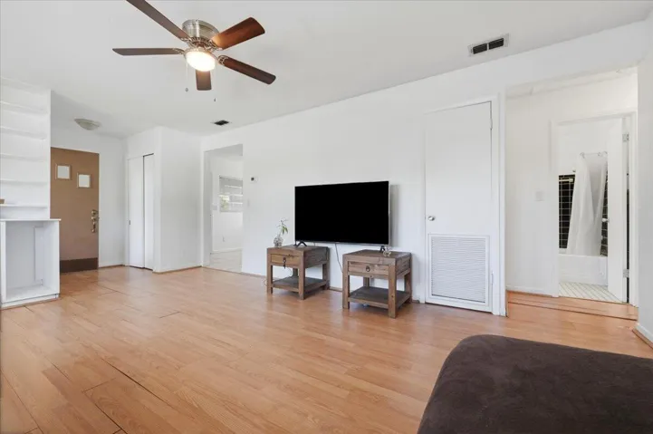 23-Living Area