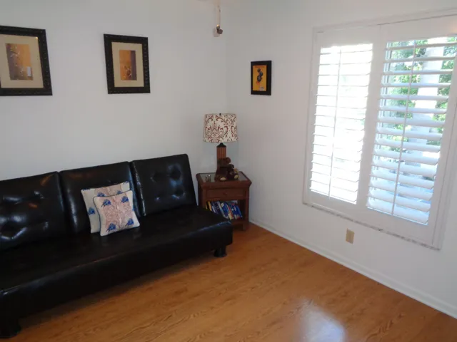 Guest Pull Out or Office