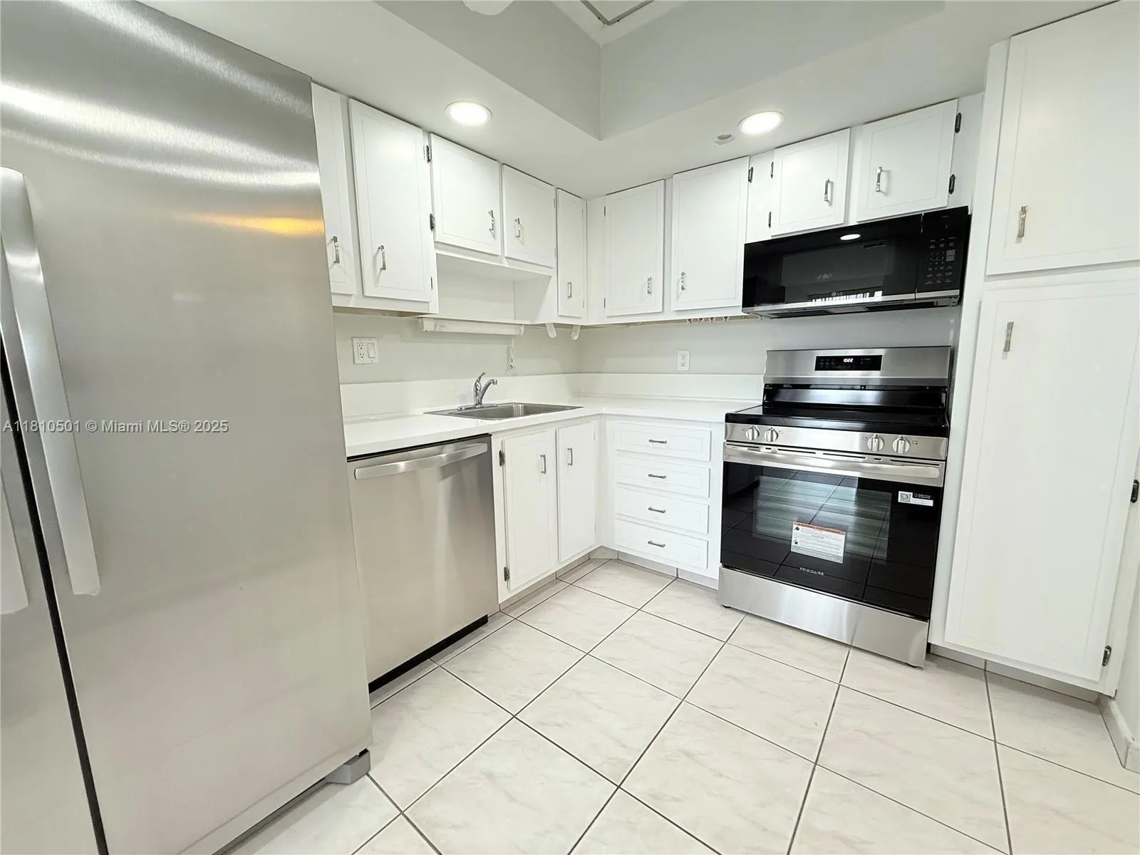 1300 Saint Charles 706 12