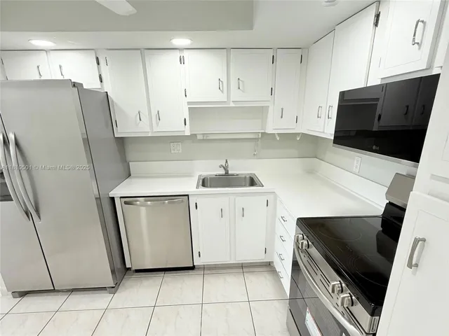 1300 Saint Charles 706 9