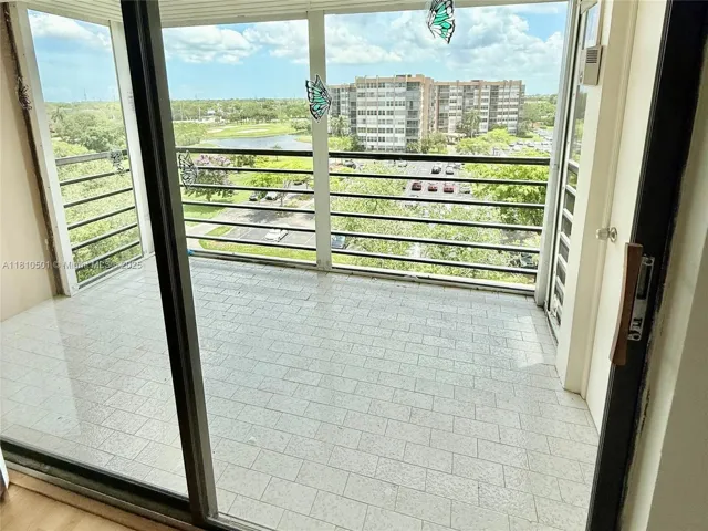 1300 Saint Charles 706 5