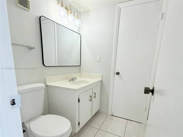1300 Saint Charles 706 1