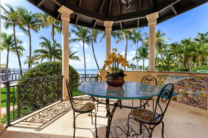 Sunken Gazebo with swim up bar