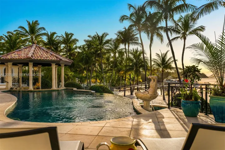 Infinity Edge with Swim up Bar
